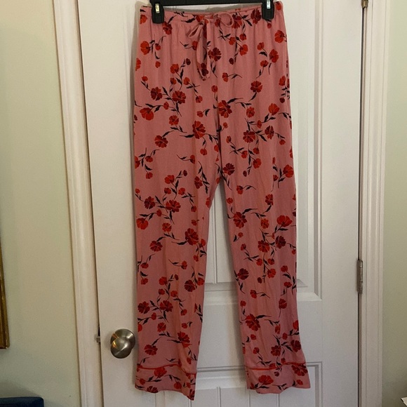 The Cat’s Luxurious Pajamas- Floral - Picture 1 of 4